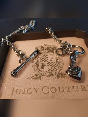 👑Juicy Couture Silver Heart Toggle Pendant Necklace